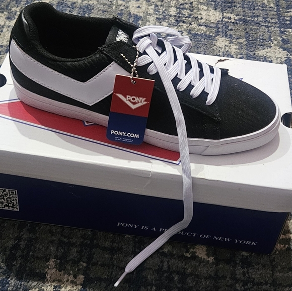 Pony Women Top Star Lo Core CVS Black and White Low-Top Sneakers - Picture 1 of 9